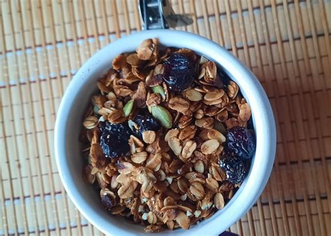 Naminė granola su moliūgų sėklomis ir riešutais