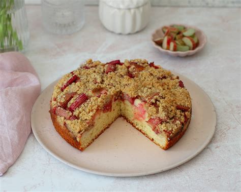 Įvairūs rabarbarų pyrago variantai