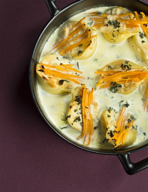 Moliūgais ir gorgonzola įdaryti makaronai