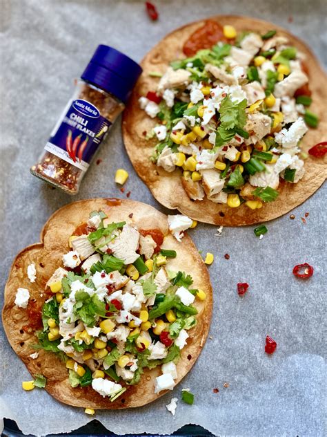 Meksikietiškos tostados su vištiena ir daržovėmis