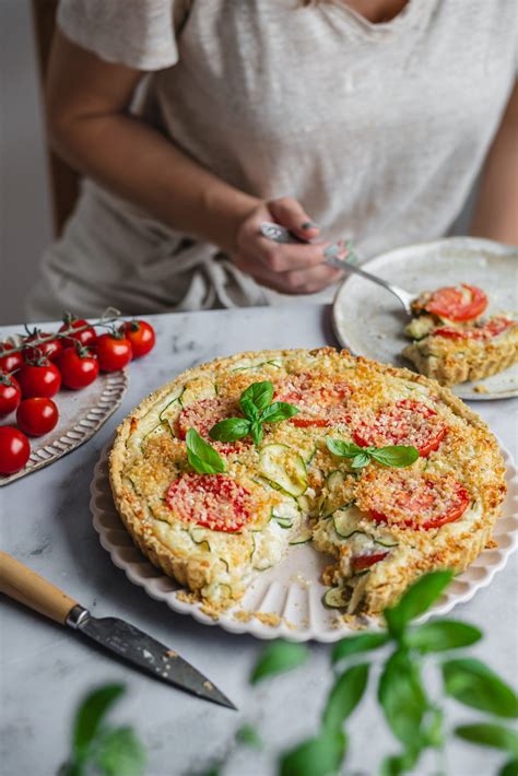 Cukinijų pyrago su trupiniais paruošimas