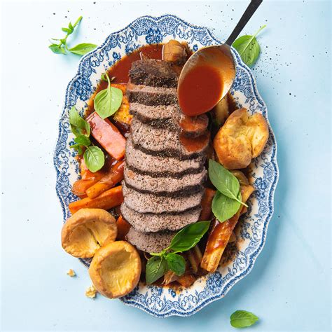 Elegantiškas jautienos nugarinės kepsnys su Demi-glace padažu