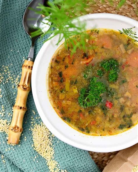 Makaronų sriuba su grybais ir daržovėmis