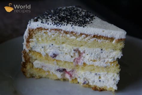 Maskarponės sūrio tortas su spanguolėmis ir aviečių tyre