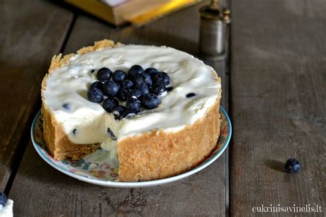 Lengvas krekerių tortas su grietine ir banano griežinėliais