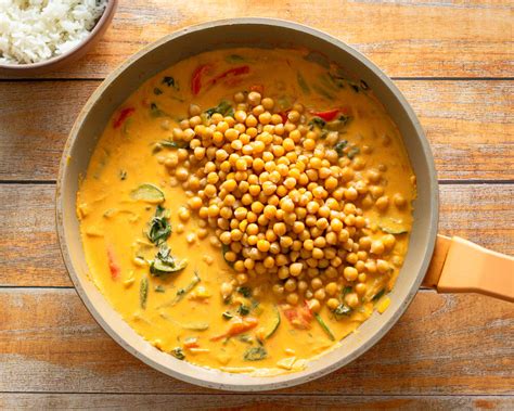 Vegetarinio kario su avinžirniais nuotrauka