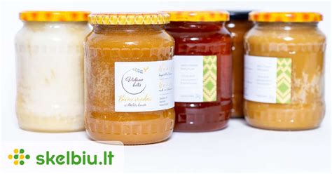 Medaus stiklainis ir bičių produktai