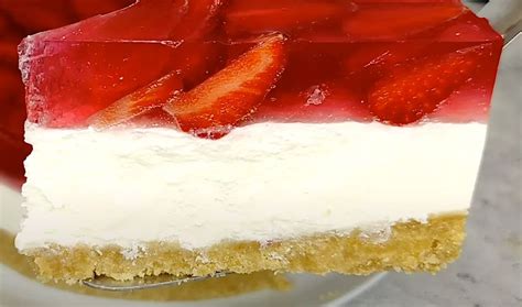 Braškių ir kreminio sūrio pyragas