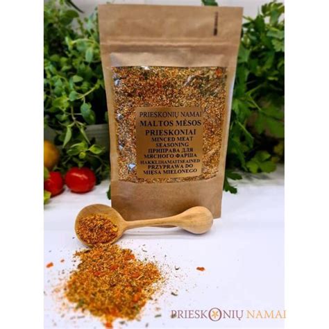 įvairūs prieskoniai ir žolelės mėsos marinavimui