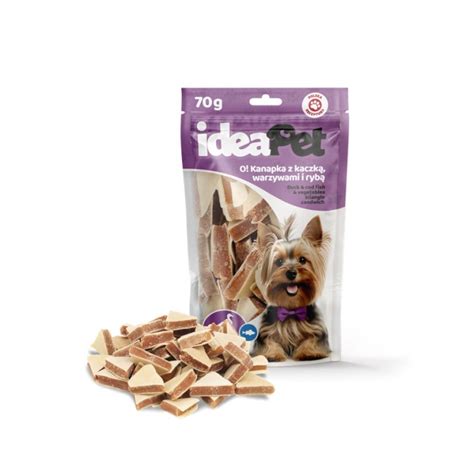 lėkštė su daržovėmis ir grilinta žuvimi