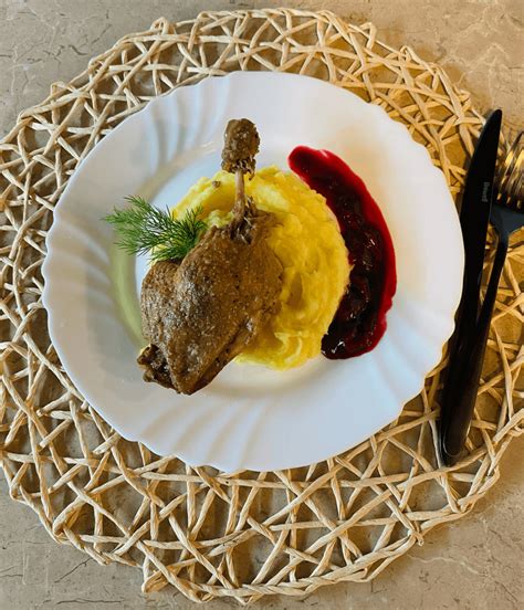 Įvairių alternatyvių keptos anties patiekalų pavyzdžiai