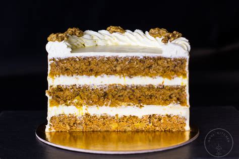 Riešutų ir cukinijos šaldytas tortas