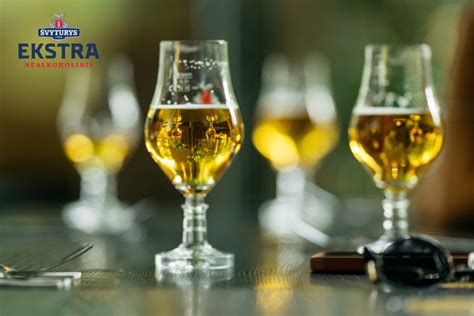„Švyturio Ekstra“ alaus taurė ir ingredientai
