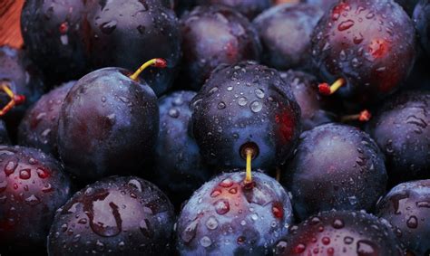 slyvos apverstame pyrago formoje