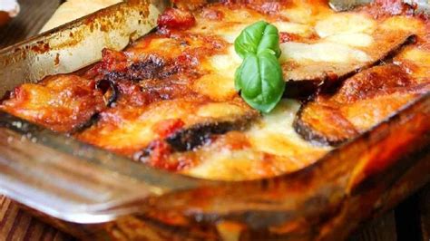 Klasikinės Parmigiana užkepėlės gaminimas
