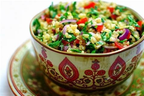 Dubuo su paruoštu turkišku troškiniu su bulgur kruopomis ir avinžirniais