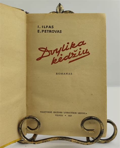 Schema: „Dvylika kėdžių“ ekranizacijų chronologija pasaulyje