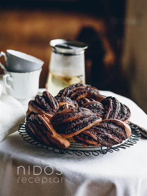Šokoladinė mielinė babka