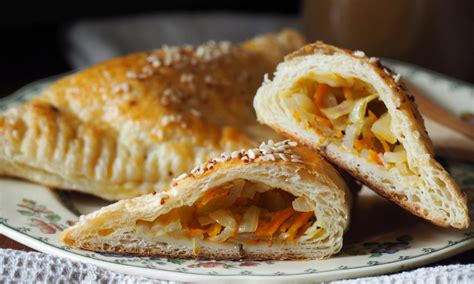 Pyragėliai su kopūstų įdaru